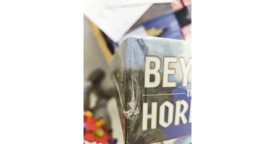 Kedvezményes ár Beyond the Horizon (angol) - sérült dobozos