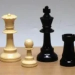 Sakkfigura készlet súlyozott, 93 mm, műanyag, Staunton 6 - 650411 Ajánlat