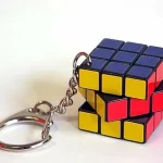 Expressz kézbesítés Rubik kulcstartó